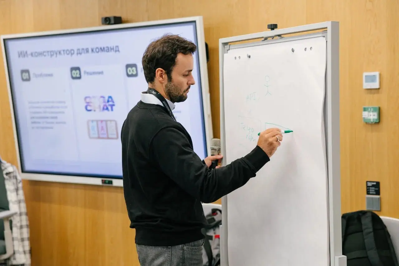 Выступали на интенсиве "ИИ для лидеров" в Центральном университете. Аудитория попалась классная | Сетка — социальная сеть от hh.ru