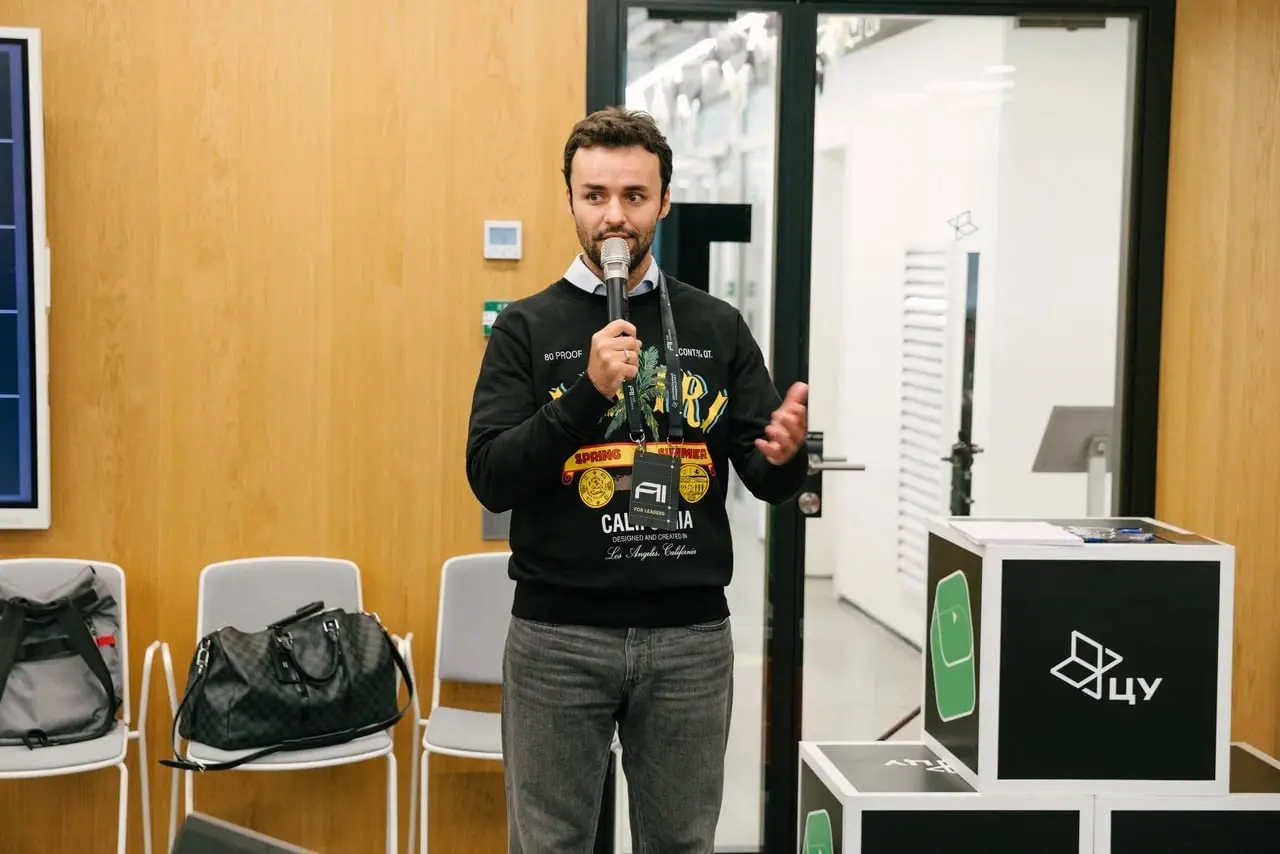 Выступали на интенсиве "ИИ для лидеров" в Центральном университете. Аудитория попалась классная | Сетка — социальная сеть от hh.ru