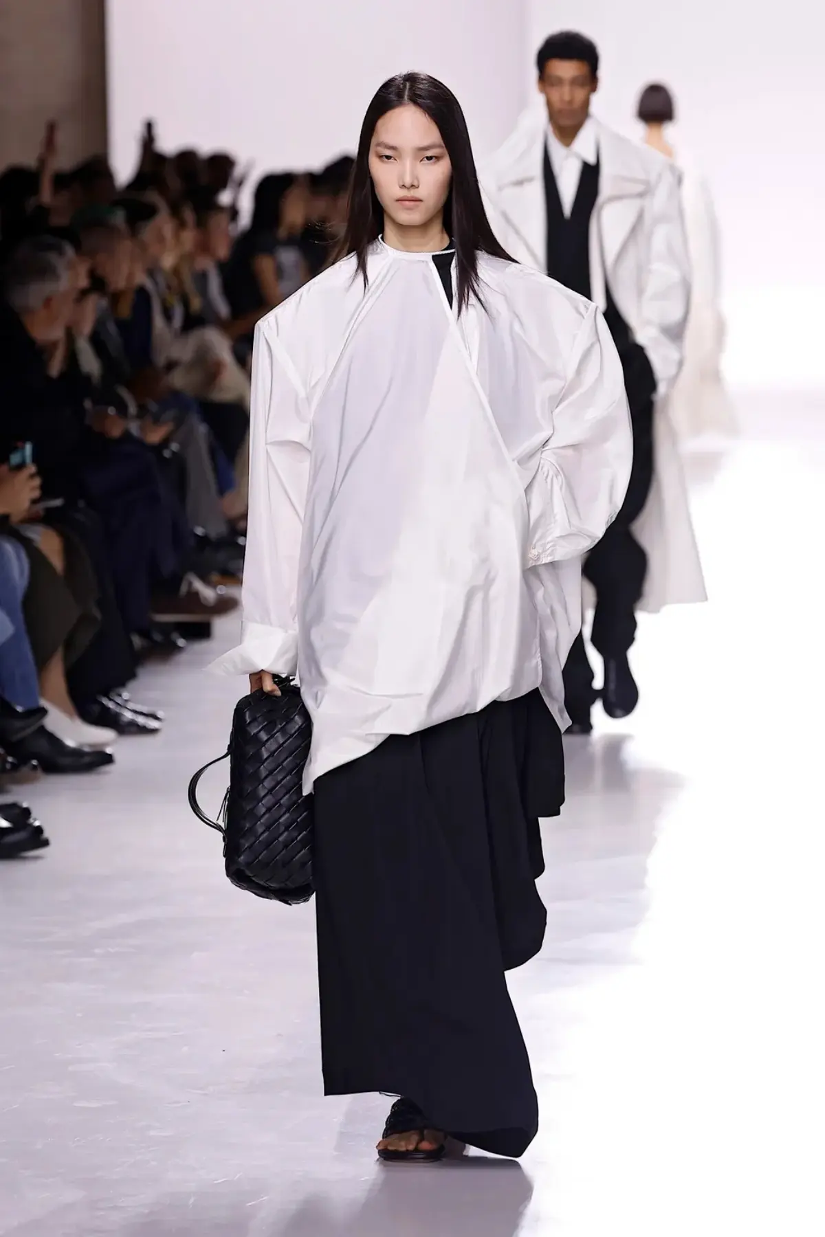 Bottega Veneta SS26 | Сетка — социальная сеть от hh.ru