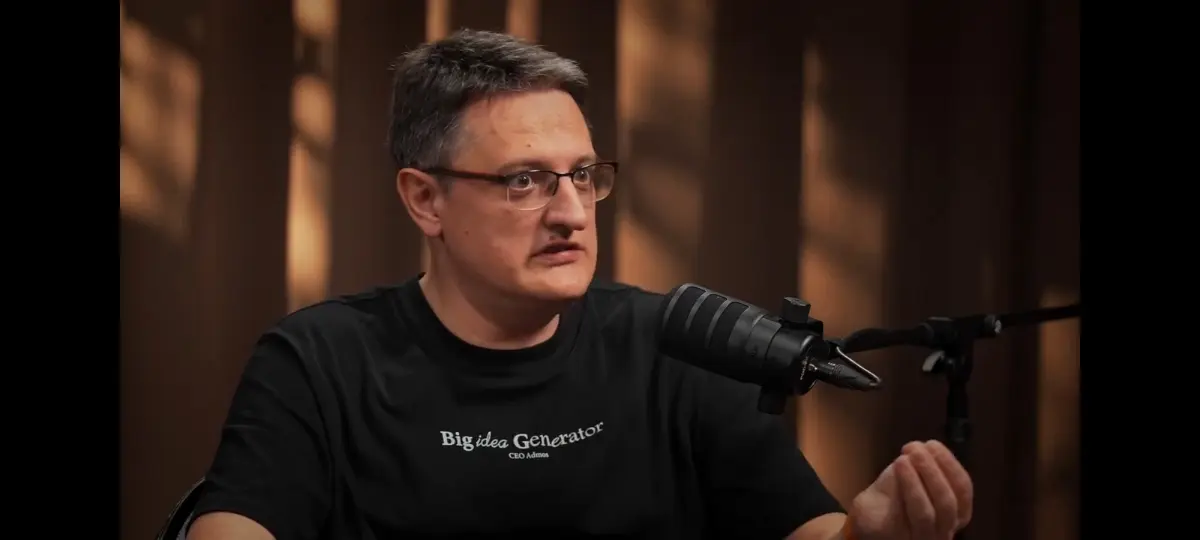 Искусственный интеллект не заменит на 100% человека. Он не поговорит с сотрудником, не вдохновит идеей. Но ИИ — это инструмент, который будет большим помощником, если его правильно обучить и настроить | Сетка — социальная сеть от hh.ru