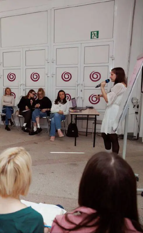 🧠Городской фестиваль психопросвещения
21-23 ноября
В программе:
⭕️арт-терапия
⭕️мастер-классы
⭕️групповая психотерапия
⭕️тренинги, семинары
⭕️индивидуальные встречи с психологами, психиатрами и психот... | Сетка — социальная сеть от hh.ru