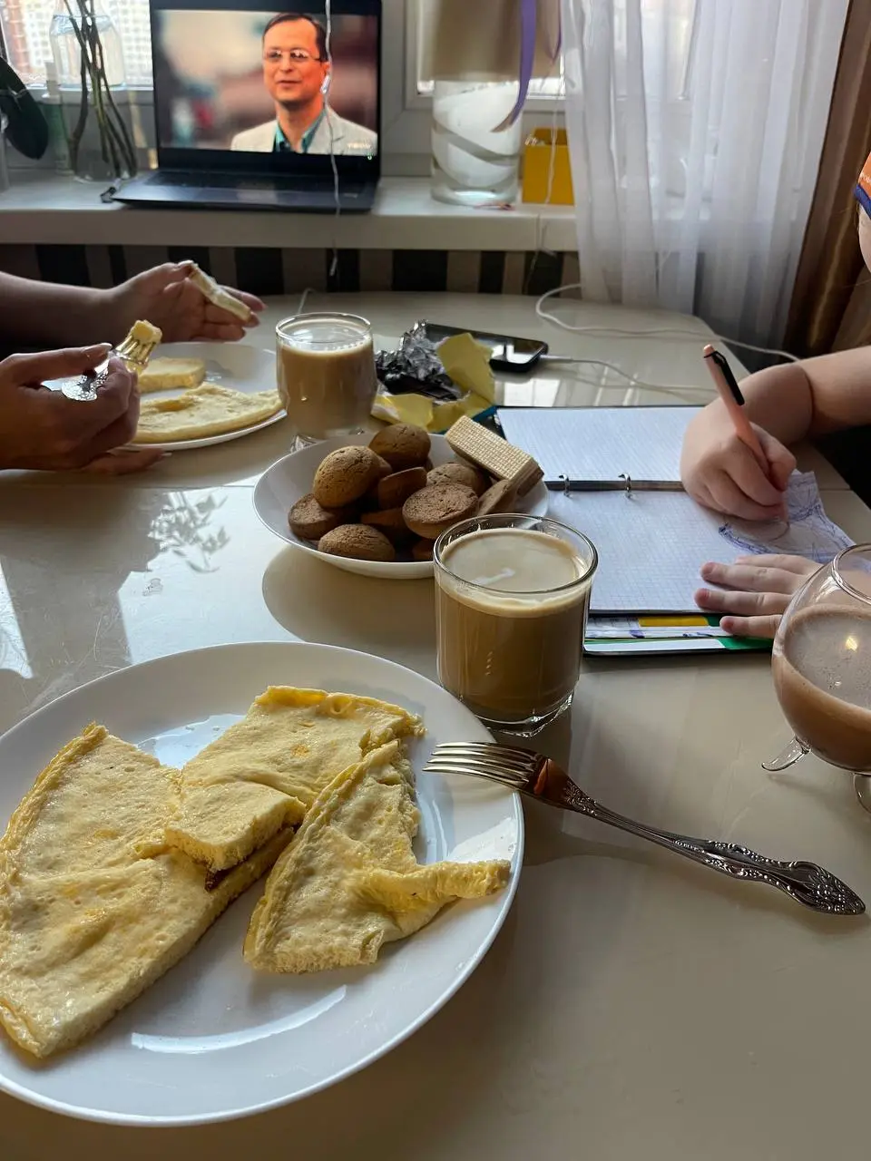 С добрым утречком ☀️
У каждого свой завтрак 🍳 | Сетка — социальная сеть от hh.ru