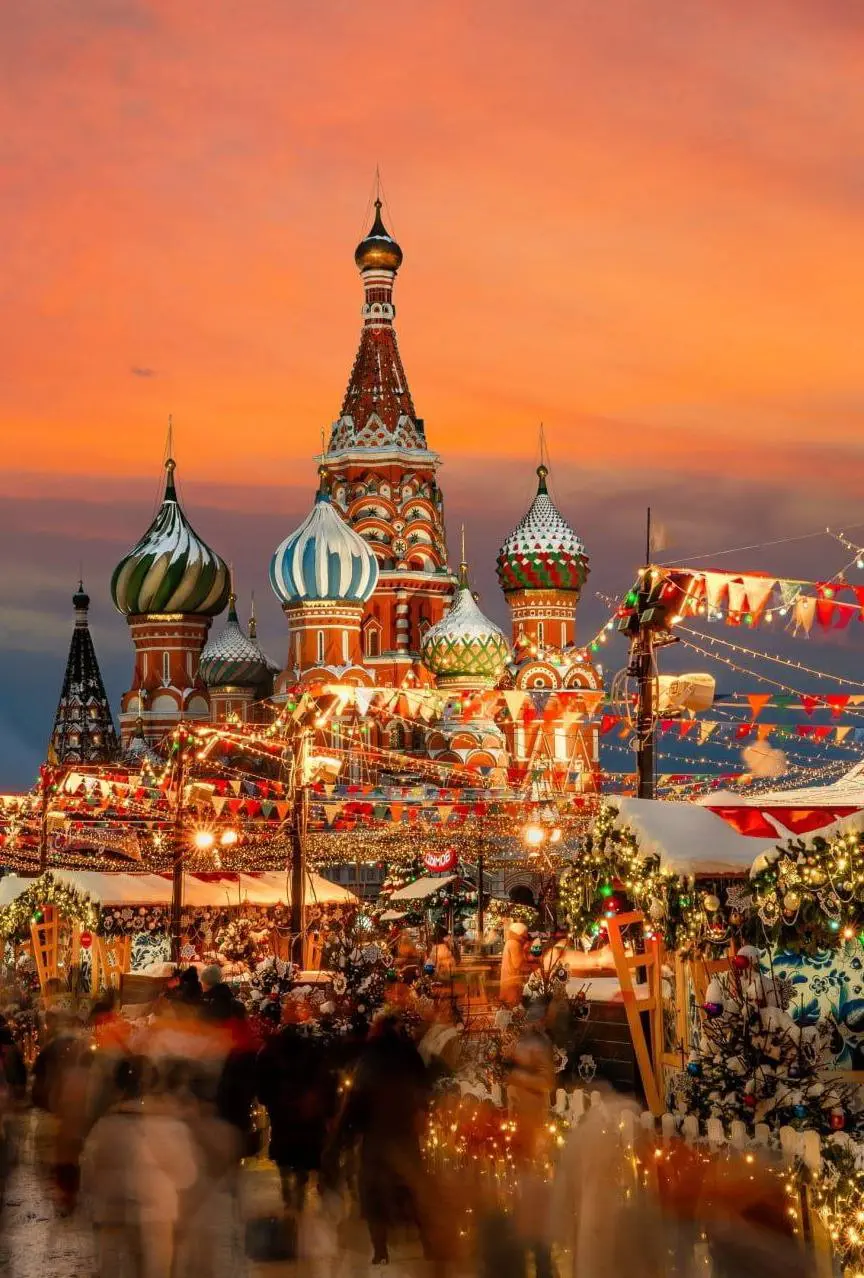 🎄ГУМ-ярмарка на Красной площади
с 1 декабря по 1 марта
На ярмарке можно будет покататься на каруселях, а также съесть пирожки, блинчик, жареные колбаски и венские вафли, пряники и баранки, выпить аром... | Сетка — социальная сеть от hh.ru