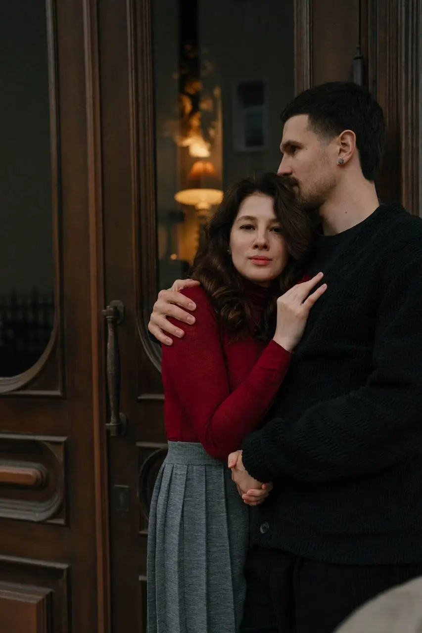 Смотрите как нас с Татой замечательно пофотографировали! Дело было осенним субботним утром, мы пошли гулять по одному из любимых маршрутов, старт которого начинался от кинотеатра «Художественный» — мо... | Сетка — социальная сеть от hh.ru