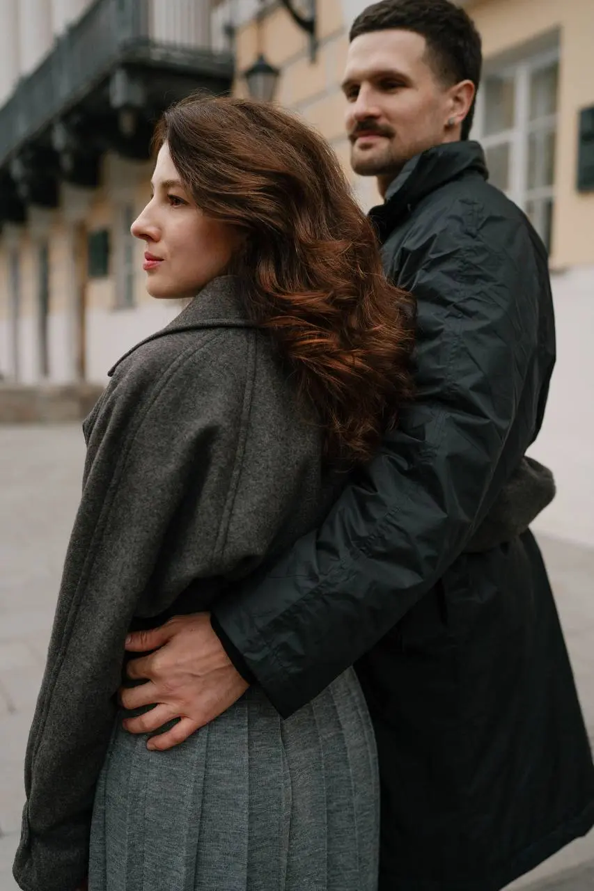 Смотрите как нас с Татой замечательно пофотографировали! Дело было осенним субботним утром, мы пошли гулять по одному из любимых маршрутов, старт которого начинался от кинотеатра «Художественный» — мо... | Сетка — социальная сеть от hh.ru