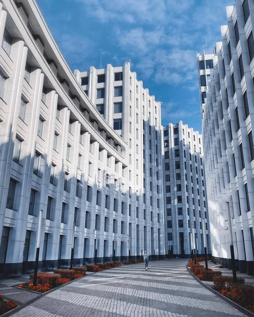 📸 Красивое место для фотосессий в Москве
📍БЦ Аквамарин, Озерковская набережная, 24
📲Подпишитесь на Вдвижении
#бесплатно
В этом посте были ссылки, но мы их удалили по правилам Сетки | Сетка — социальная сеть от hh.ru