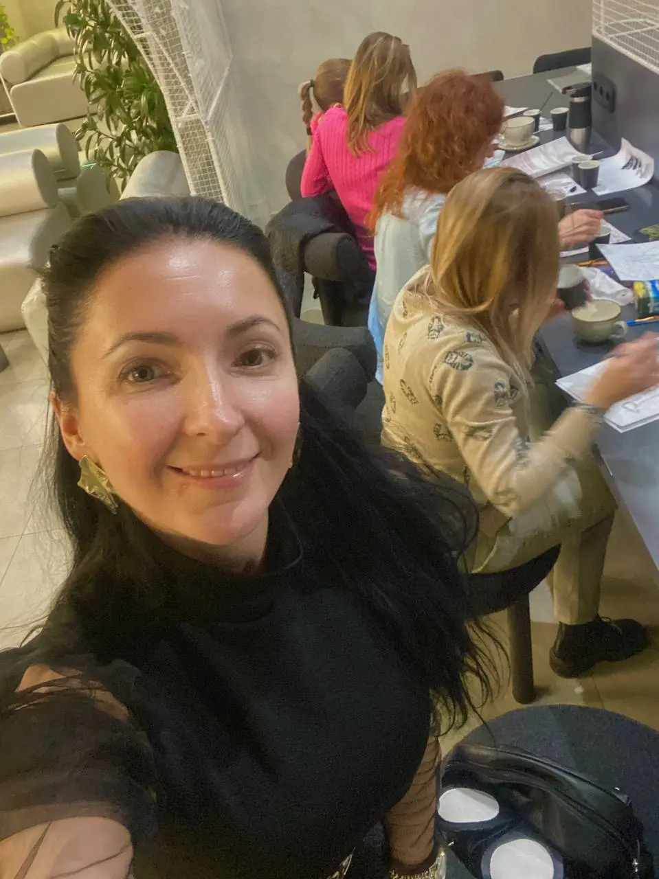 Всем привет, друзья 🙂
В этот воскресный вечер состоялся очередной МК «ХОЛСТ.МАСЛО.ВИНО. Но это не точно» | Сетка — социальная сеть от hh.ru