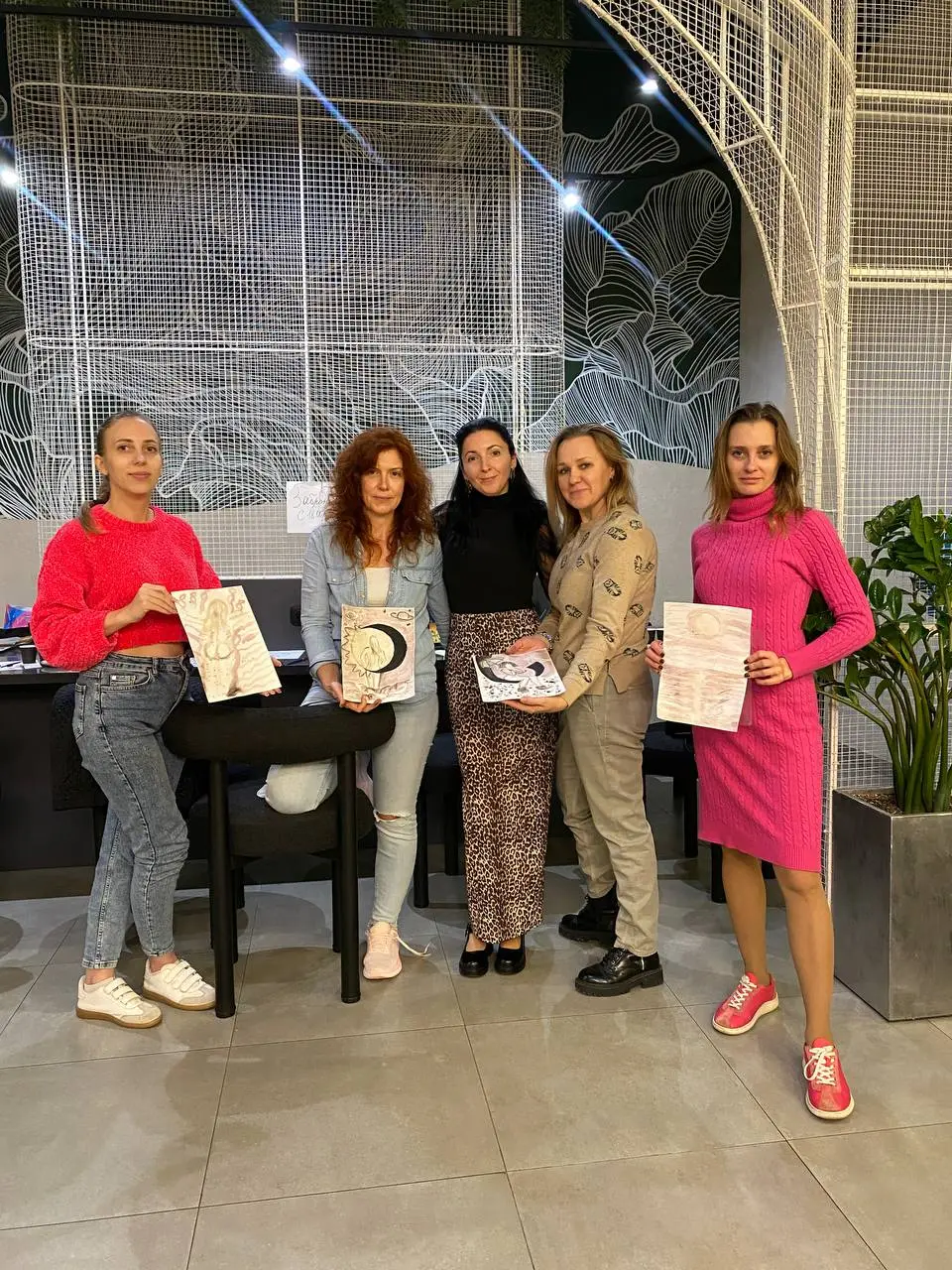 Всем привет, друзья 🙂
В этот воскресный вечер состоялся очередной МК «ХОЛСТ.МАСЛО.ВИНО. Но это не точно» | Сетка — социальная сеть от hh.ru