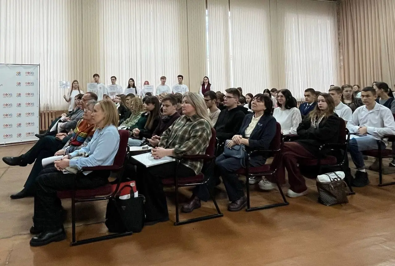 Развиваем будущее: «Сибирский Гурман» на форуме «Ушинские чтения» 🎓
Компания «Сибирский Гурман» не только создает качественные продукты, но и поддерживает тех, кто через несколько лет будет формироват... | Сетка — социальная сеть от hh.ru