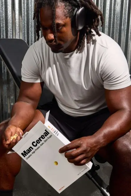 🆕 Новая неделя = новый бренд 
Согласитесь, белая упаковка с минимумом чёрного текста и фудзоной в виде точечки выглядит очень непривычно! 
Man Cereal – это «мужские» хлопья с креатином и высоким содер... | Сетка — социальная сеть от hh.ru