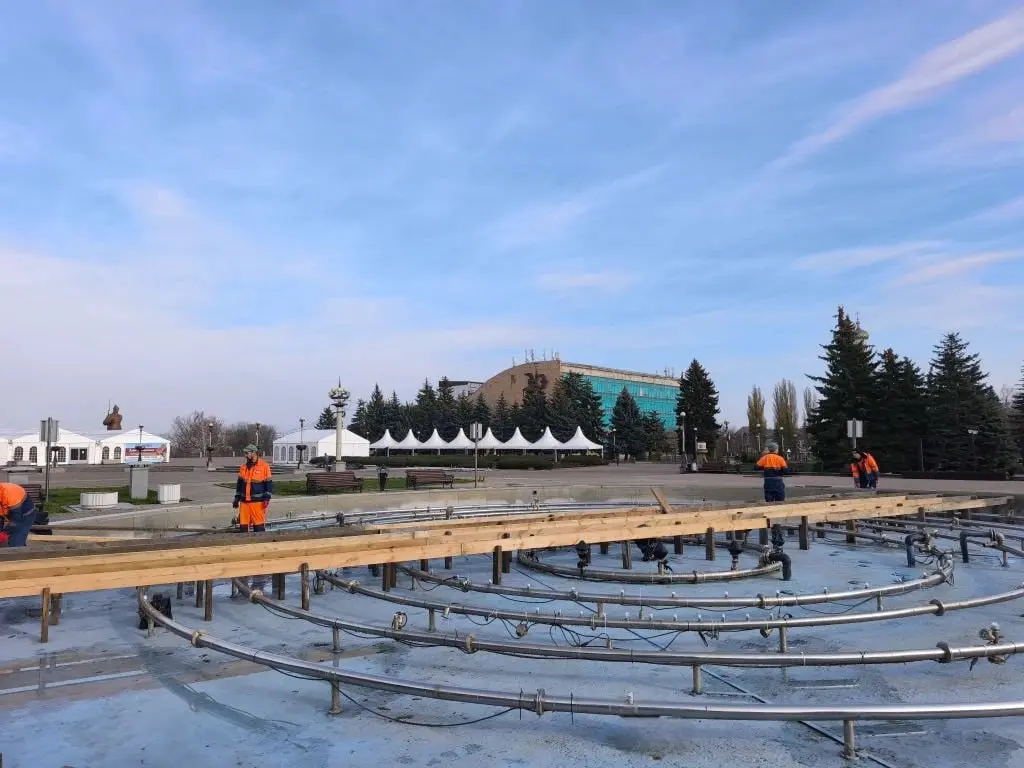 В Ставрополе начали устанавливать зимние защитные конструкции на городских фонтанах
📲 Что-то на Ставропольском в MAX | Сетка — социальная сеть от hh.ru