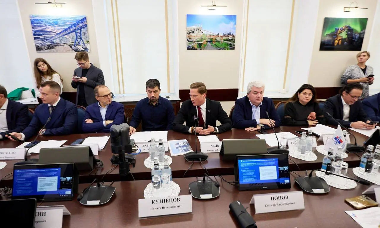 Стандарт рекламы, продвигающей традиционные ценности
Сегодня мы представили его на заседании Комиссии по медиаиндустрии Российского союза промышленников и предпринимателей | Сетка — социальная сеть от hh.ru