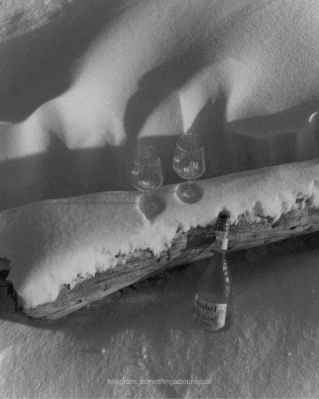 // Ретро обработка для фото в айфоне // 
Когда хочется разбавить ленту или сторис не цветными фотографиями❄️
Обработку можно сделать прямо в телефоне, а для более винтажного эффекта добавить зернистос... | Сетка — социальная сеть от hh.ru