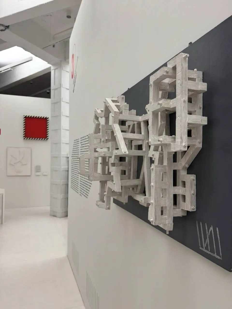 #афиша #среда #19ноября
🎉Афиша мероприятий в Москве
на 19 ноября
Выставки:
⏺️Бесплатная выставка «Эффект памяти формы» в пространстве Суперметалл
📍2-я Бауманская 9/23, стр | Сетка — социальная сеть от hh.ru