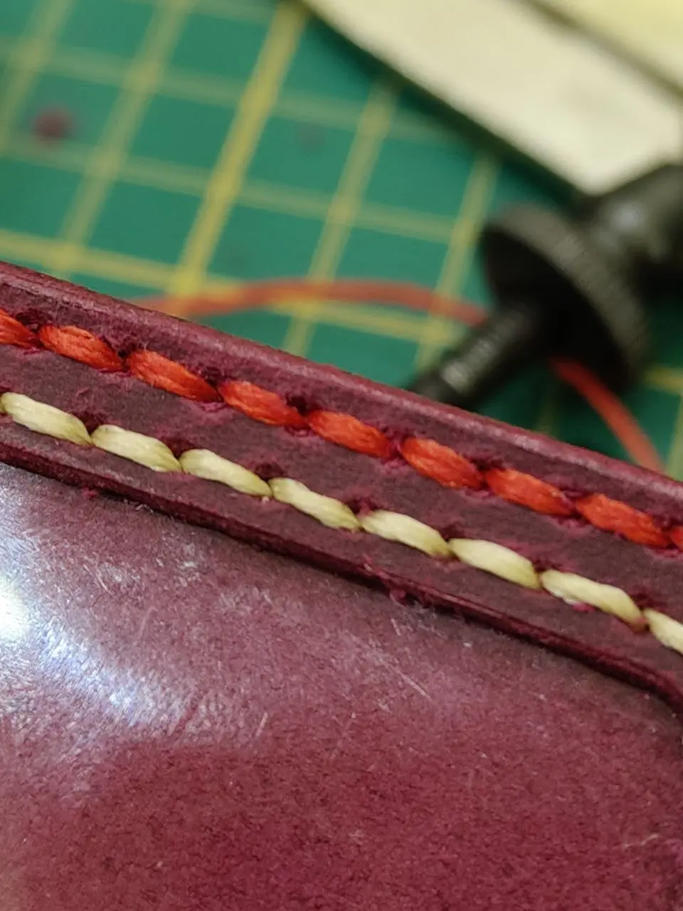 Небольшой заказ.
Кожа крейзи Хорс. Та самая, что оставляет на себе все следы и хранит историю...
#кожевник #натуральнаякожа #ручнаяработа | Сетка — социальная сеть от hh.ru