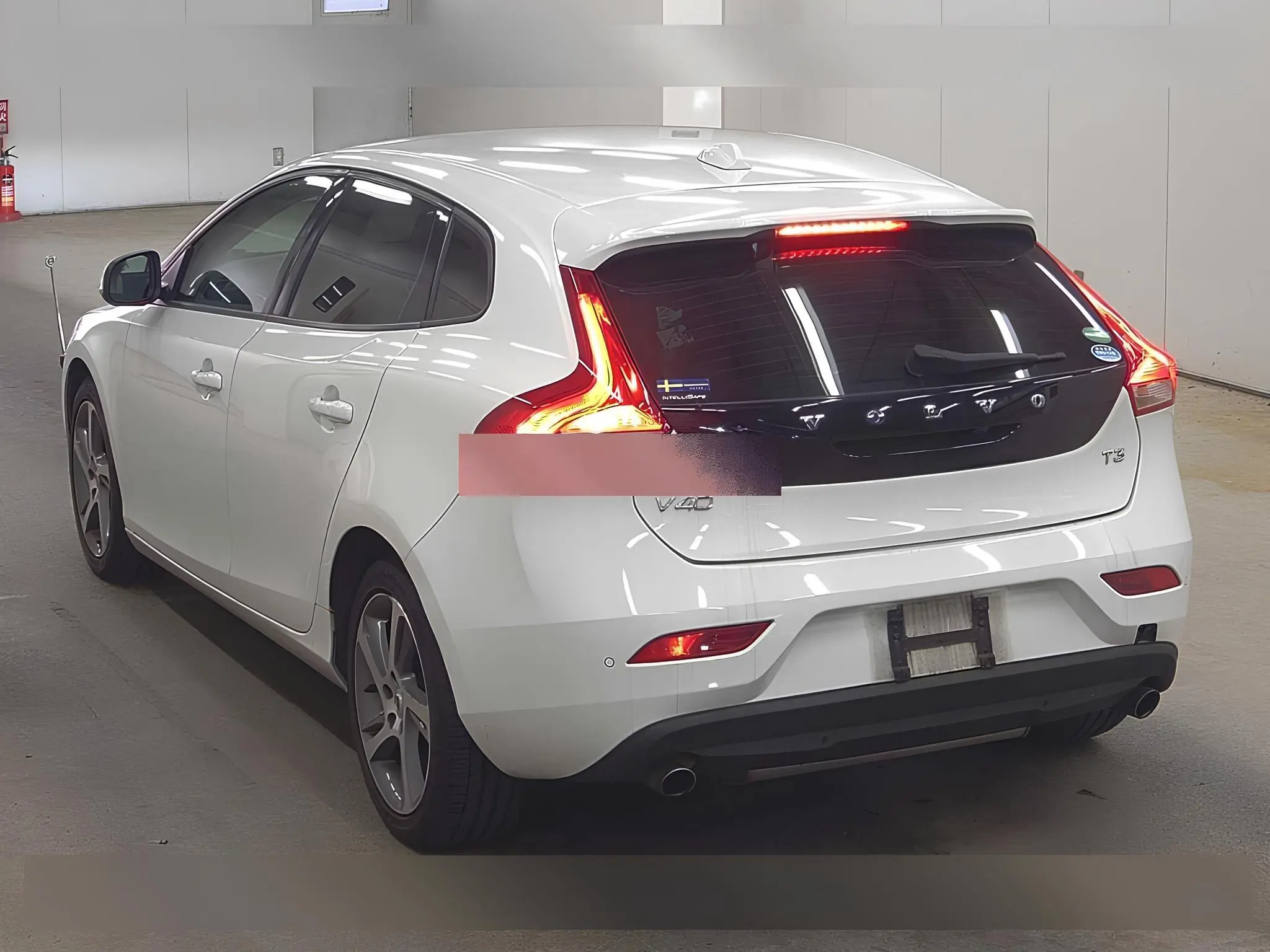 🚘Volvo V40 T3 Momentum
Шведская красота + Японский менталитет
Тот самый вариант, где стиль, безопасность и динамика собрались в одном аккуратном хэтче
Первая регистрация: 2016
Пробег: 61 500 км
Двигат... | Сетка — социальная сеть от hh.ru