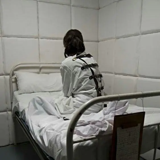 Она за один разговор выводит людей даже из психбольницы…
Лилия Ахметова ( — самый неординарный психолог России | Сетка — социальная сеть от hh.ru