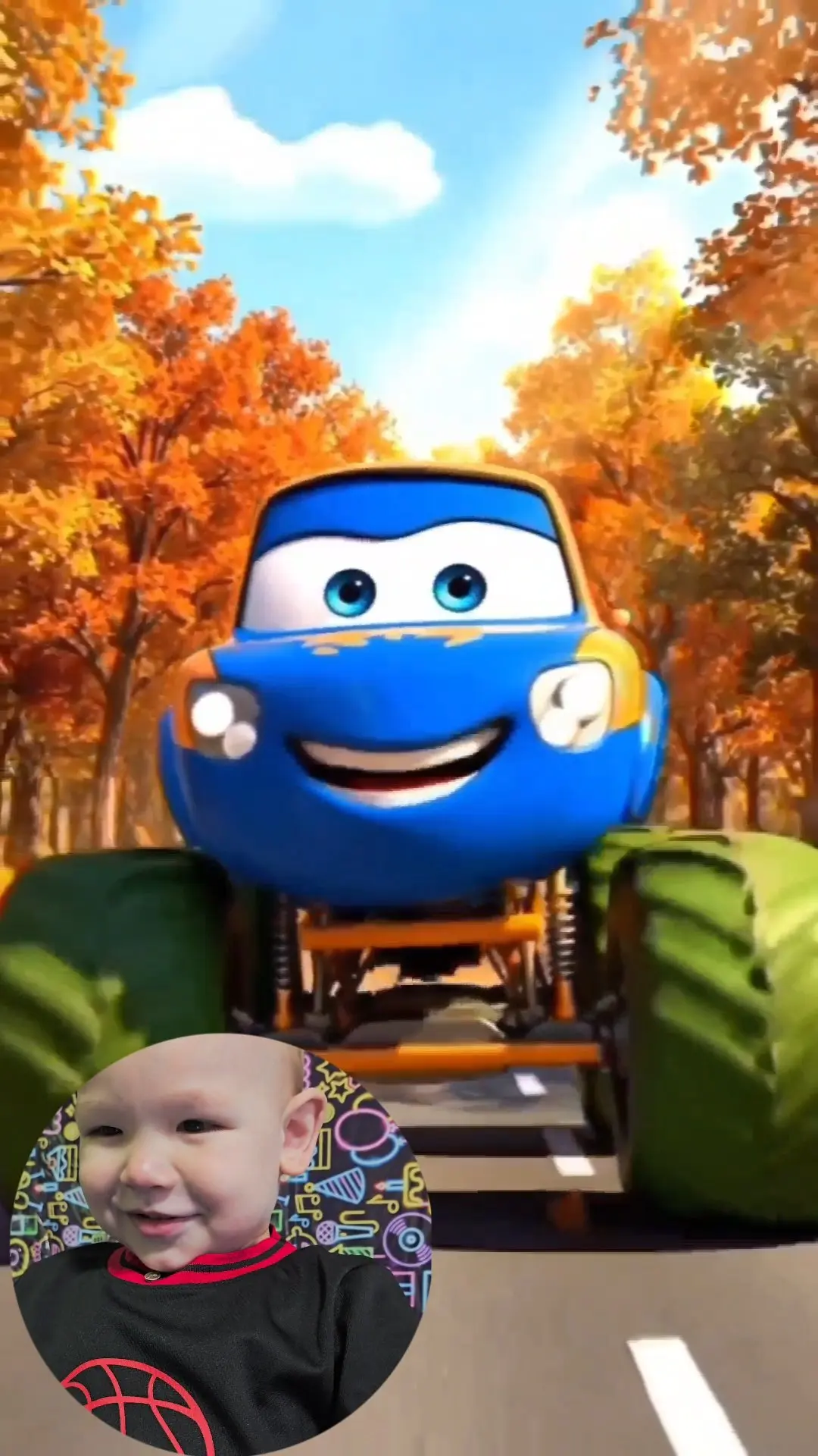 🥺 Мультфильм — персональный.
Не про «про машинки», а про него.  
Так мы начали день с самого утра 💫
🫂 Дети эмоцианальны | Сетка — социальная сеть от hh.ru