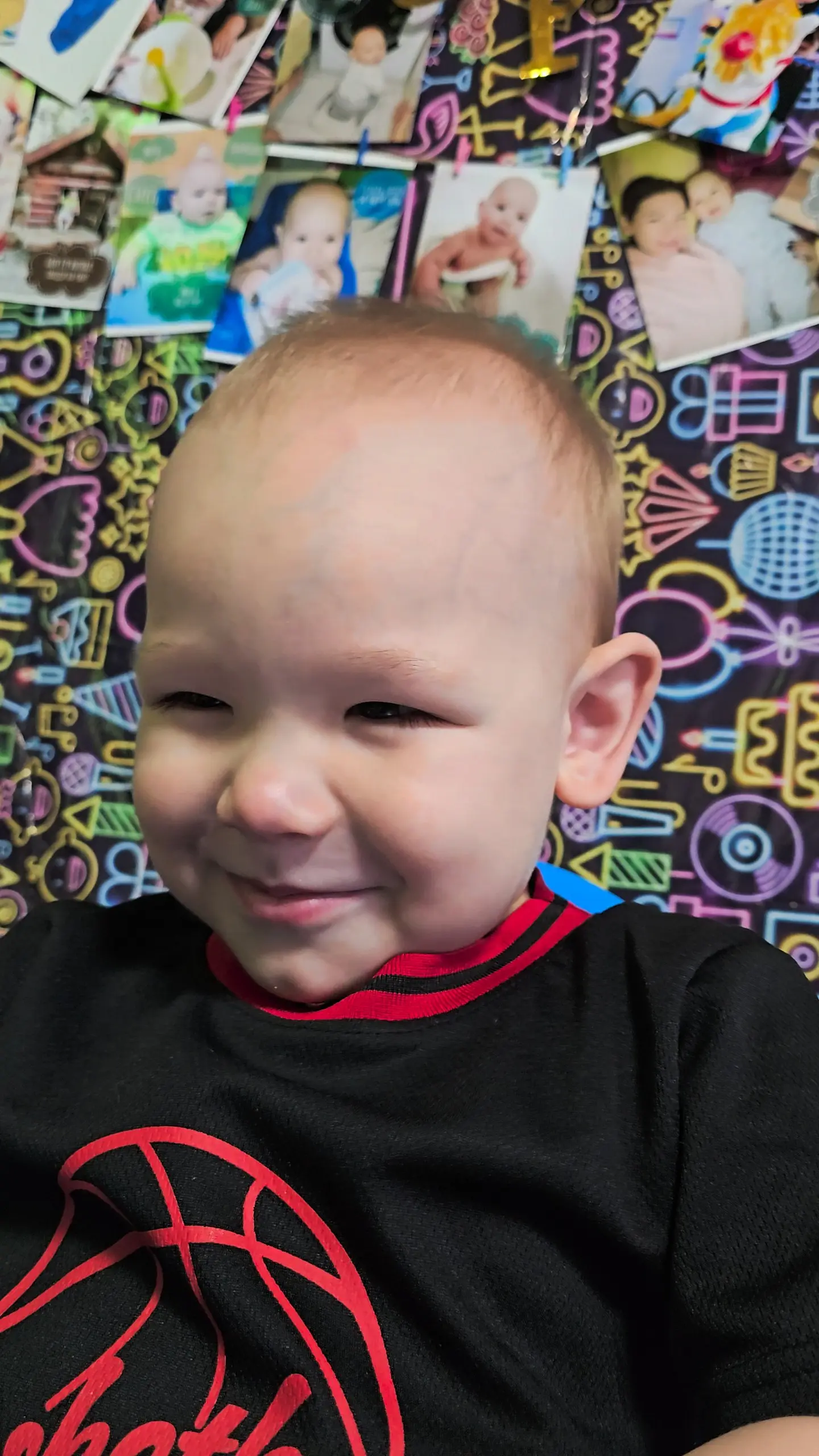 🥺 Мультфильм — персональный.
Не про «про машинки», а про него.  
Так мы начали день с самого утра 💫
🫂 Дети эмоцианальны | Сетка — социальная сеть от hh.ru