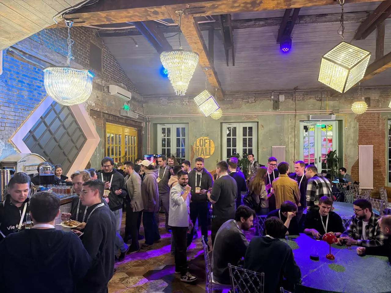 Вчера от Авито проводили мероприятие-вечеринку для DS тимлидов и менеджеров. Было много друзей и знакомых, много с кем познакомился впервые.
Сразу хочу извиниться, что кого-то не позвали | Сетка — социальная сеть от hh.ru