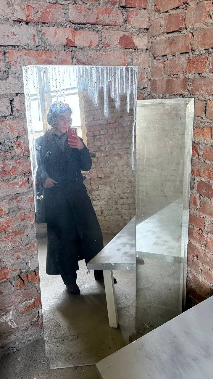 Новые локации -новые художники
Возможно новое место работы
❣️🆒
Морозно однако в Петербурге
Надо доставать зимнее и кутаться, но я так хочу элегантно ходить в пальто . | Сетка — социальная сеть от hh.ru