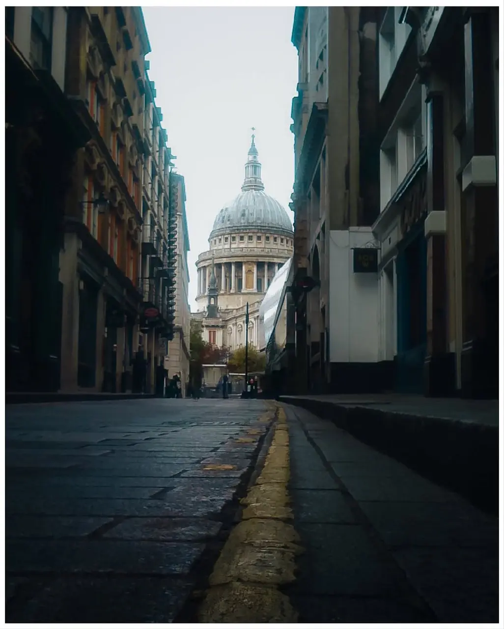 Фото дня: серия снимков, снятая на iPhone 2G.
Это не слёзы, просто ностальгия в глаза попала 🥲 | Сетка — социальная сеть от hh.ru