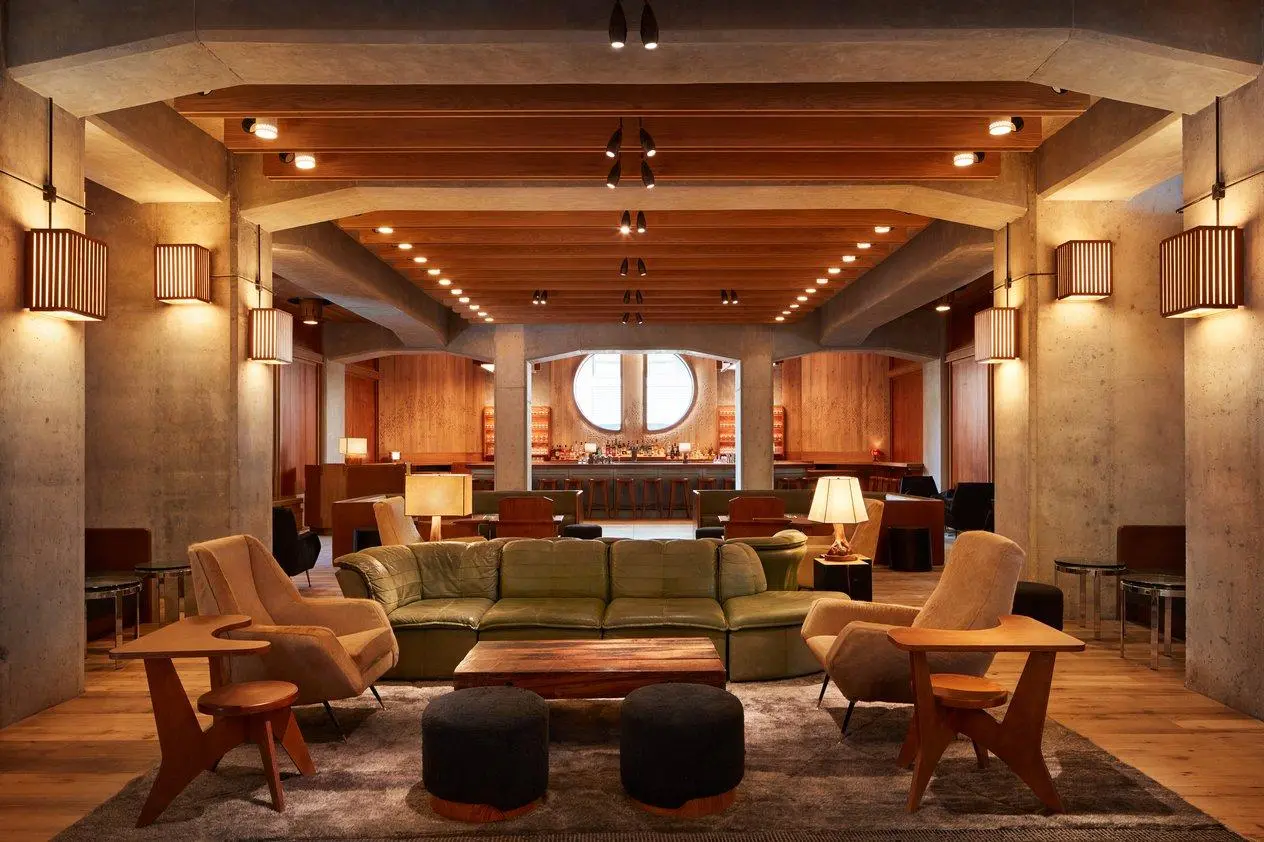 Нашла для себя новую любимую сеть отелей — Ace Hotels – она основана в 1999 году в Сиэтле и стала одним из первых бутик-брендов, а сейчас входит в японскую сеть Seibu Prince | Сетка — социальная сеть от hh.ru