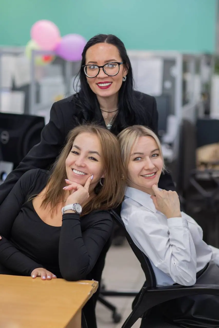Хочешь работу, где тебя учат, поддерживают и дают расти? Тогда тебе к нам в Сенсум 💚
Мы продаём современные инфопродукты | Сетка — социальная сеть от hh.ru