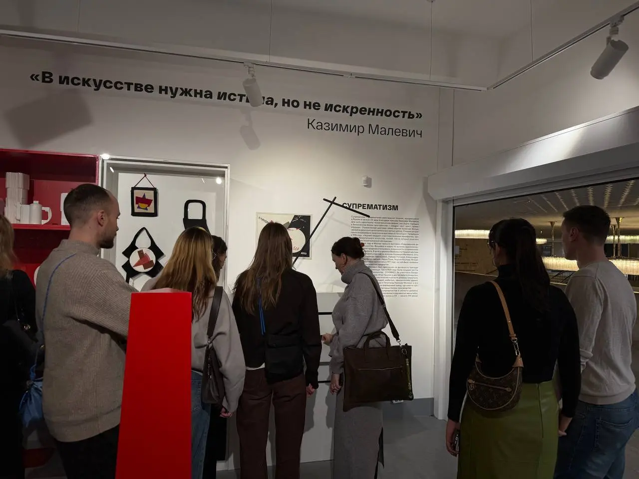 Залог хорошего дня — рано встать и увидеть солнце
Если я выхожу из дома за 3 часа до того, как солнце сядет, я становлюсь злой, ведь день для меня почти не имеет смысла | Сетка — социальная сеть от hh.ru