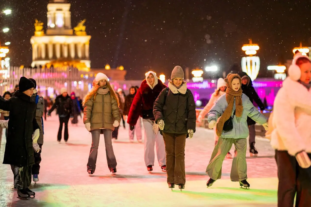 ⛸Торжественное открытие катка и старт зимнего сезона на ВДНХ
28-29 ноября 18:30-21:30
Посетителей ждет яркая праздничная программа: выступления знаменитых фигуристов, театральные постановки и ледовые ... | Сетка — социальная сеть от hh.ru