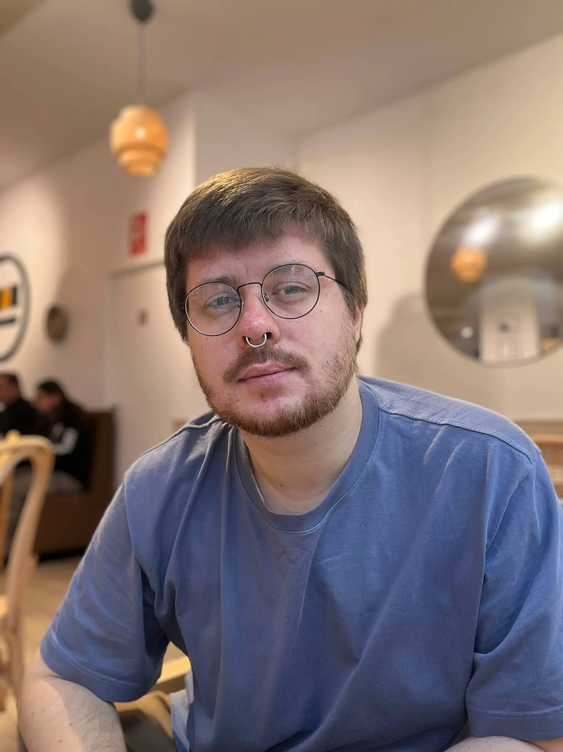 Я наконец сижу в Мадриде, и в этот раз это не путешествие, а реальный переезд.
Он оказался длиннее, чем я думал, тяжелее, чем рассчитывал, и намного веселее, чем я позволял себе признать | Сетка — социальная сеть от hh.ru