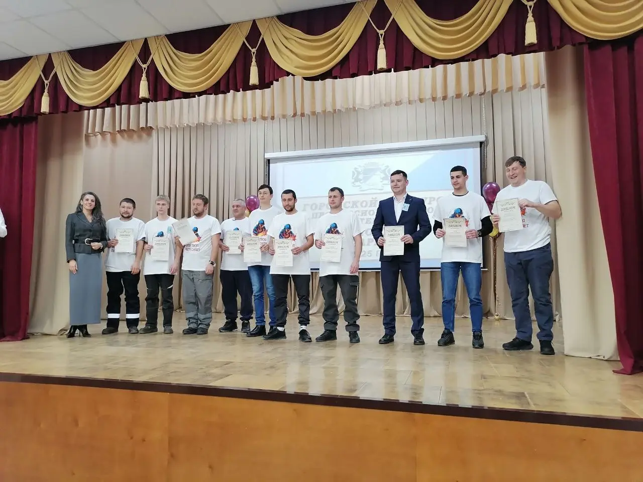 Искры летят — победа за нами! 🎇
Только что в Техническом колледже им. А.И. Покрышкина завершился городской конкурс «Лучший по профессии — сварщик» | Сетка — социальная сеть от hh.ru