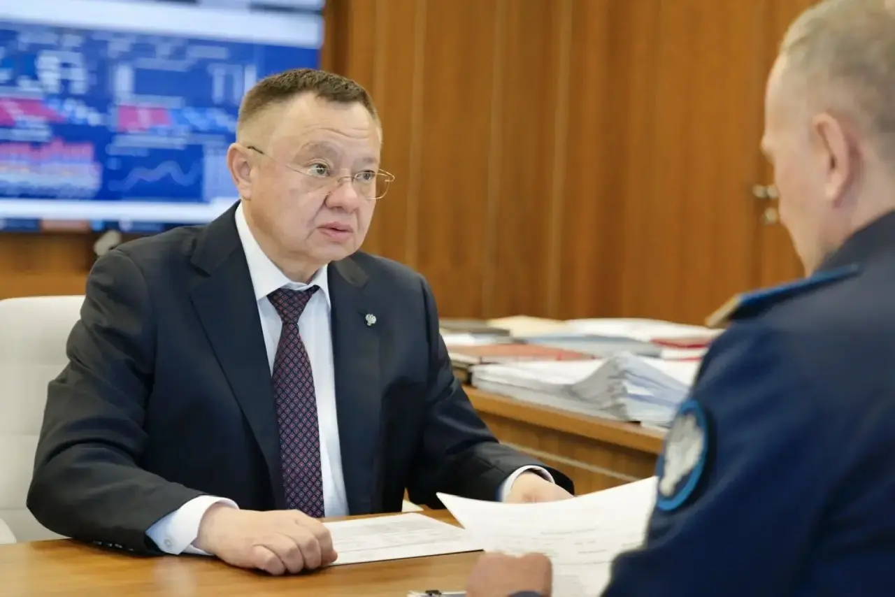 Глава Минстроя России Ирек Файзуллин провел совещание по вопросам повышения эффективности исполнения федерального бюджета
В совещании принял участие заместитель руководителя Федерального казначейства ... | Сетка — социальная сеть от hh.ru
