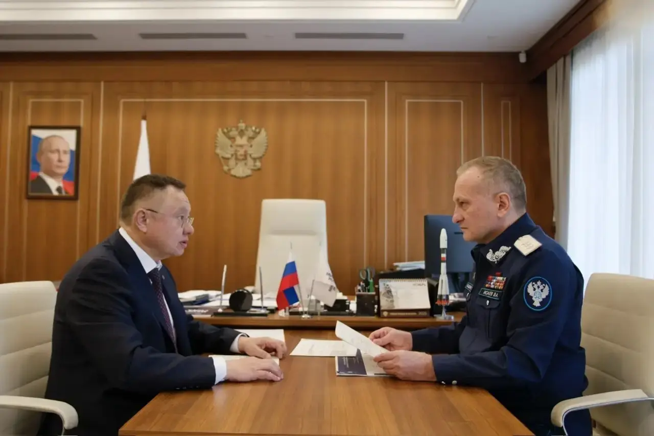 Глава Минстроя России Ирек Файзуллин провел совещание по вопросам повышения эффективности исполнения федерального бюджета
В совещании принял участие заместитель руководителя Федерального казначейства ... | Сетка — социальная сеть от hh.ru
