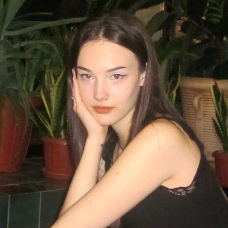 Полина Янович