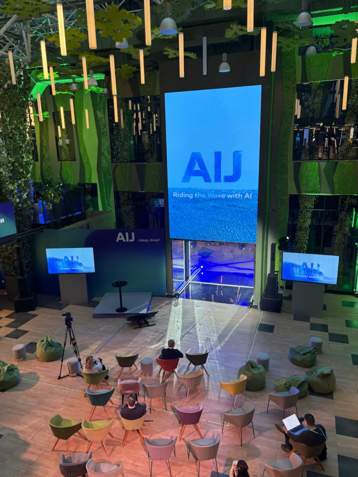 AI Journey 2025 | Сетка — социальная сеть от hh.ru