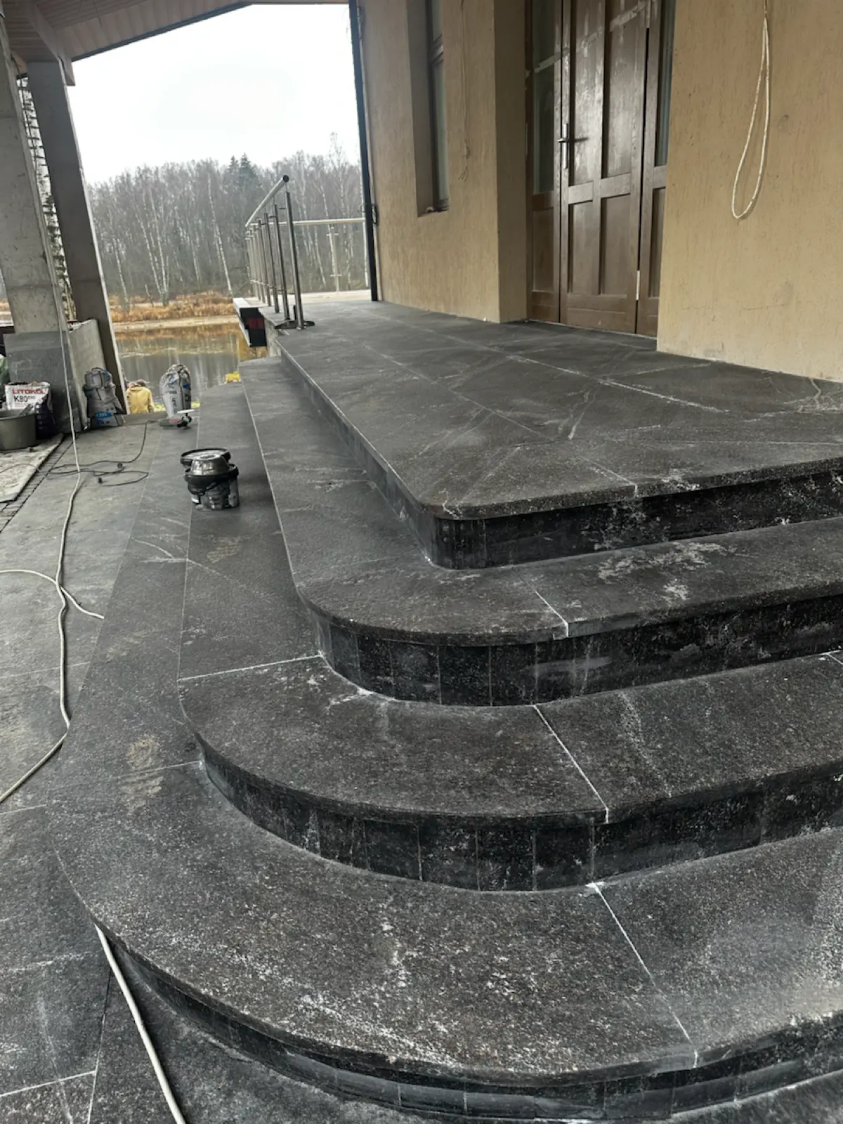 Мрамор на улице!? | Сетка — социальная сеть от hh.ru