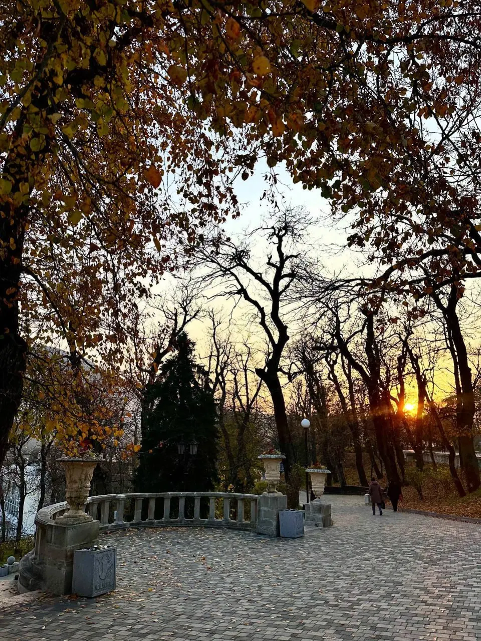 Краски осени в Железноводске 🍂
📸 @Natalyaphoto26stav | Сетка — социальная сеть от hh.ru
