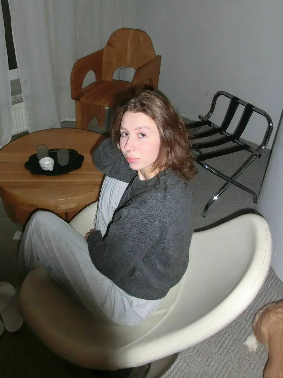 Сделала фото в зеркало за 130к. Мои выводы и инсайты
Ладно, шутка …
Вчера ночевала в отеле Marco Polo
Оказывается, он прямо на патриках | Сетка — социальная сеть от hh.ru