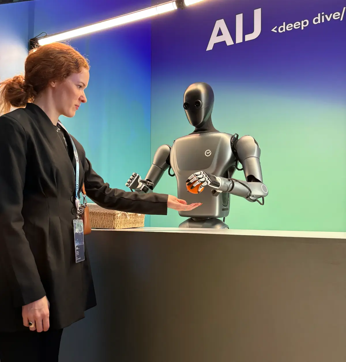 Третий день AIJ и робот Грин 💚 | Сетка — социальная сеть от hh.ru