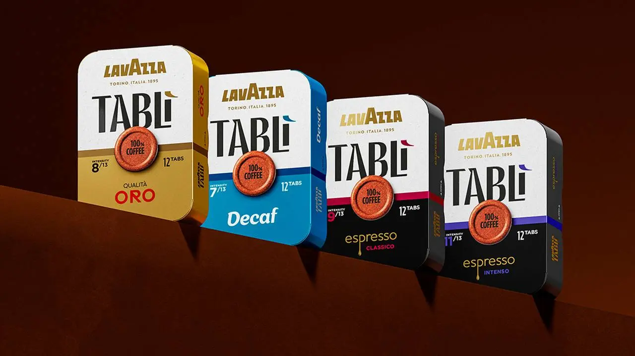 Lavazza представила кофемашину Tabli — работает не на капсулах, а на полностью биоразлагаемых кофе-таблетках. После заваривания они просто распадаются, оставляя гущу | Сетка — социальная сеть от hh.ru
