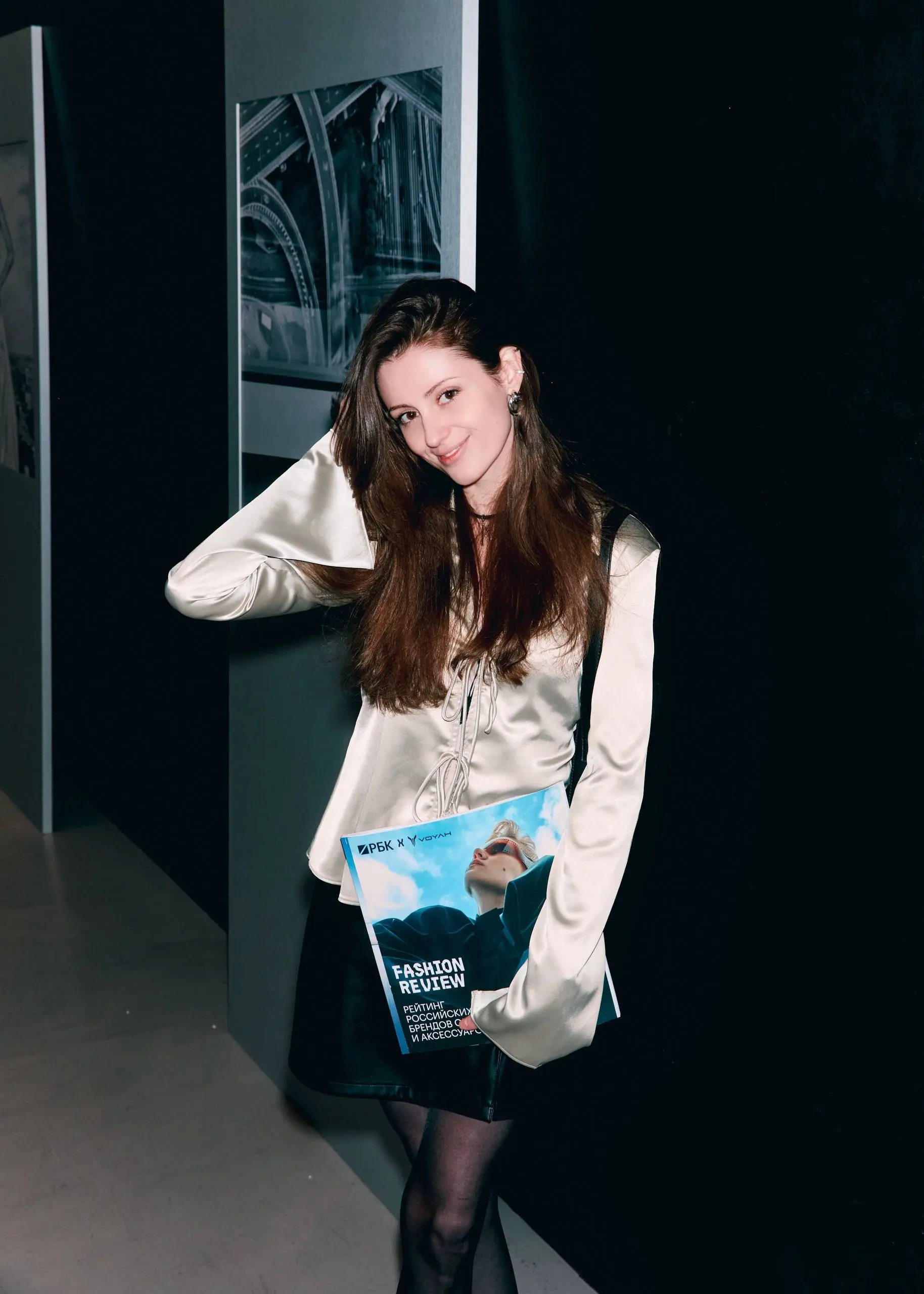 Есть особое состояние между «я здесь как гость» и «я тот, кто незримо создаёт это». 23 октября на проекте РБК х VOYAH Fashion Review я вновь поймала себя на этом чувстве | Сетка — социальная сеть от hh.ru
