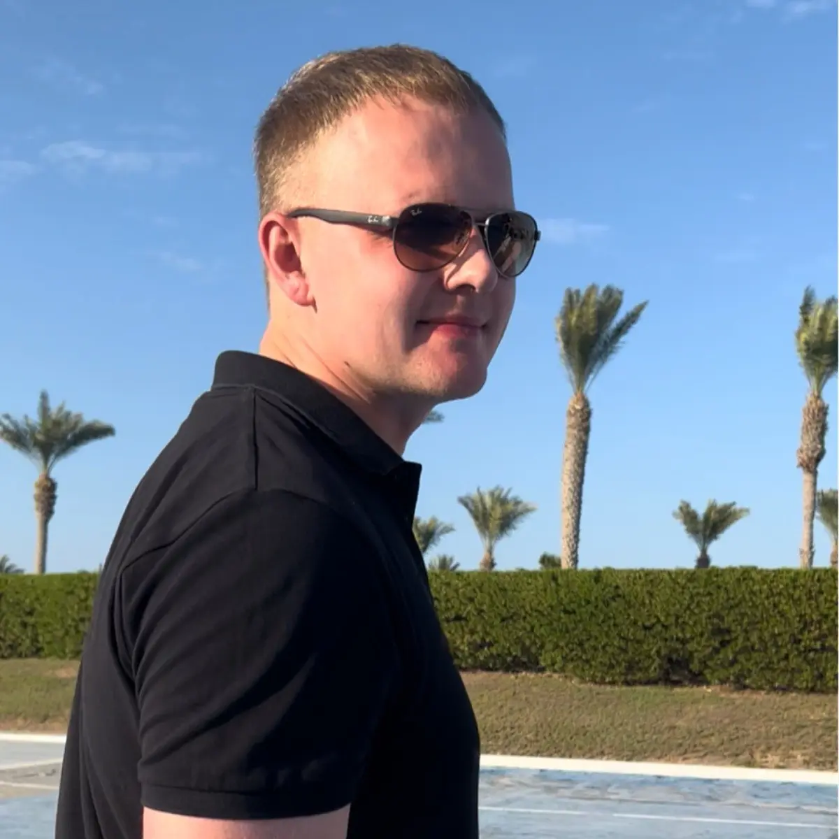 Артем Леонов | Сетка — социальная сеть от hh.ru