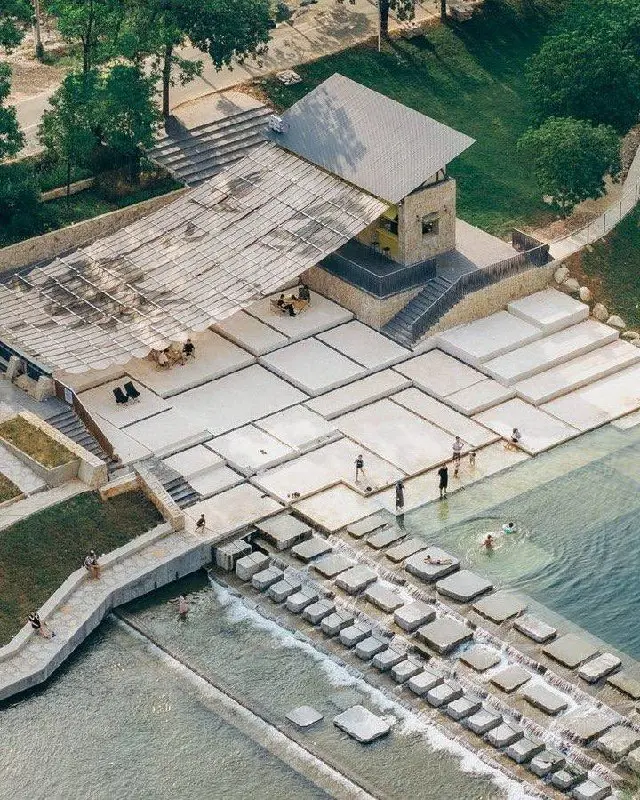 Последнее время меня ужасно манит и завлекает Китай, и скоро я туда отправлюсь 😎
А вот пока один из прекрасных сотен местных проектов, куда хочется непременно отправиться | Сетка — социальная сеть от hh.ru