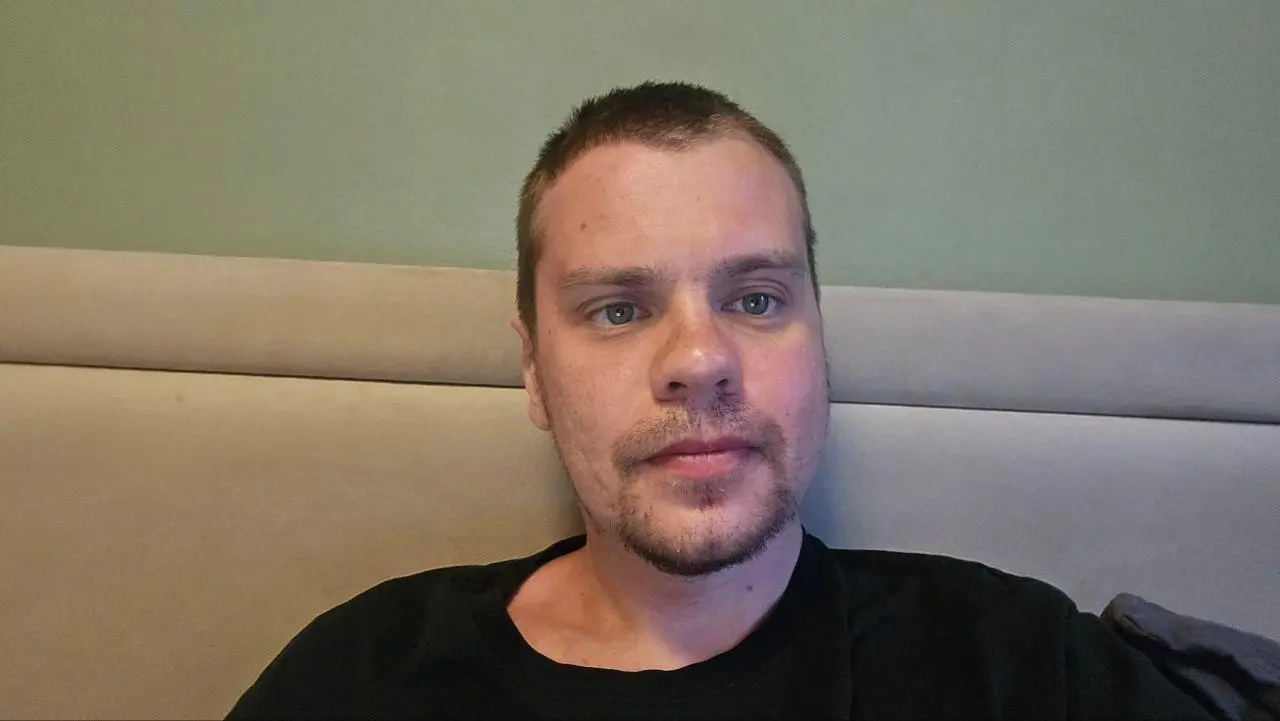 мне наконец-то разрешили есть, то есть снимаь резинки во время еды с зубов
ну это прям до слез, давно так не волновался, когда КТ врач смотрел
у меня уже башка текла от этих бульонов особенно в китае ... | Сетка — социальная сеть от hh.ru