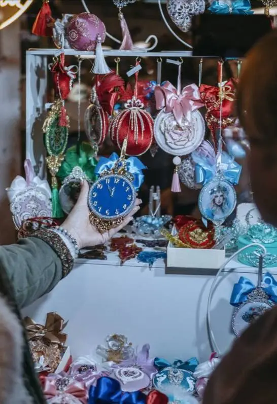 🎄Новогодние игрушки на маркете «4 Сезона»
6-7 декабря 10:00-21:00
На камерной выставке представят уникальные авторские украшения, созданные вручную художниками и мастерами в разных техниках и из самых... | Сетка — социальная сеть от hh.ru