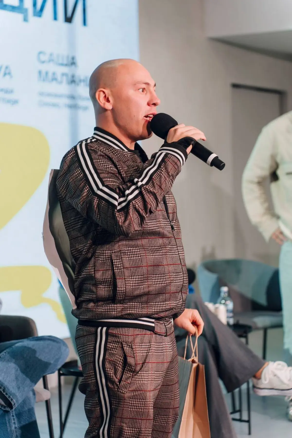 489 день дневника
Слышали фразу «кто танцует и поёт — тот и | Сетка — социальная сеть от hh.ru