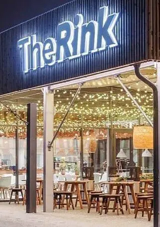 ⛸️Атмосферный каток в Сколково
Уютный каток The Rink — чистый лёд площадью 1800 м², вокруг лес и тишина.
Работает прокат, людей минимум — идеальное место для тех, кто хочет покататься без толп | Сетка — социальная сеть от hh.ru