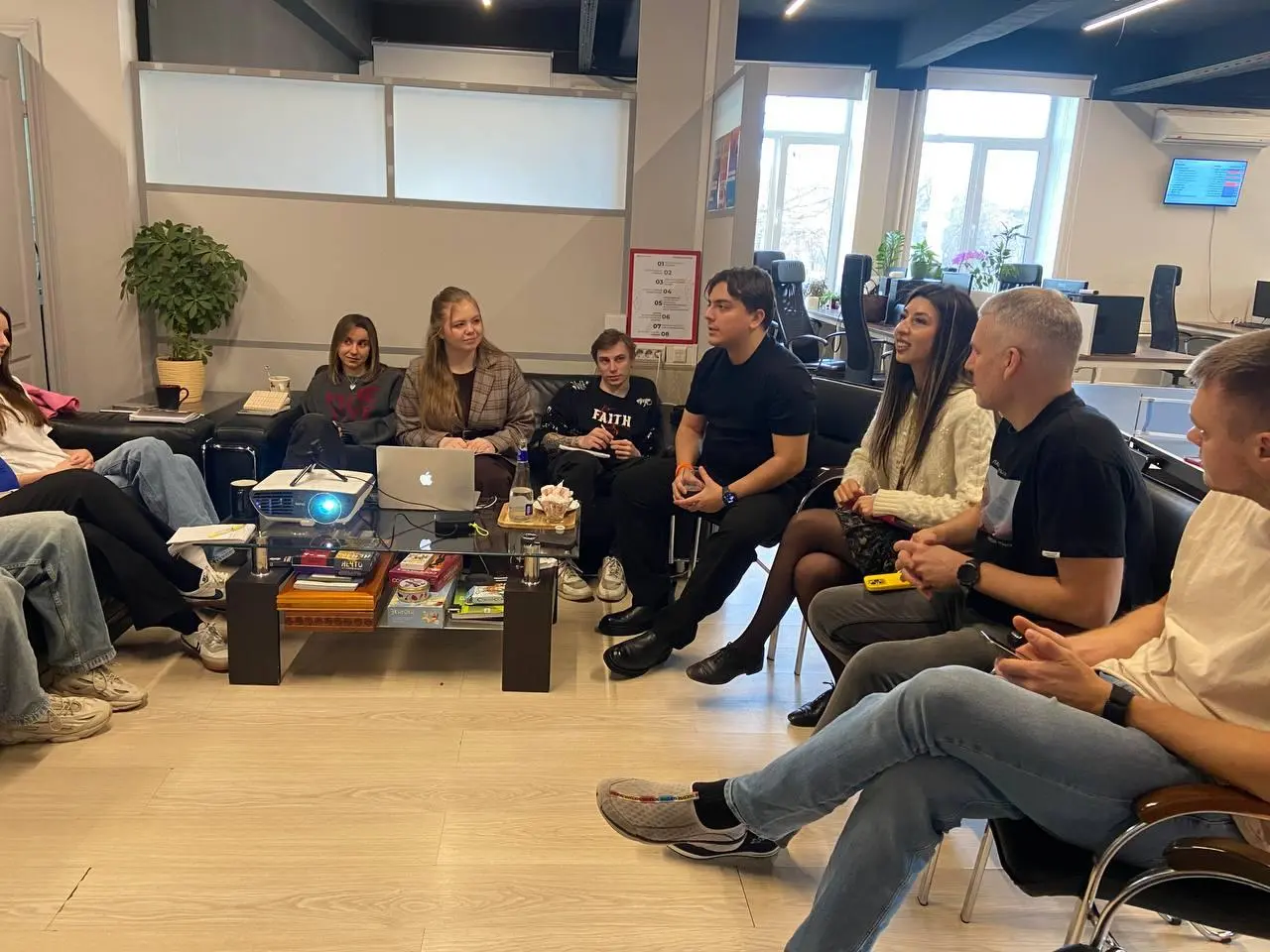 Как CDP и AI меняют медицину (и при чем тут доверие к подрядчику) 🩺🤖
На этой неделе в гостях у Rubikmedia был человек, знакомый с цифровой трансформацией не понаслышке, а принимающий в ней непосредств... | Сетка — социальная сеть от hh.ru