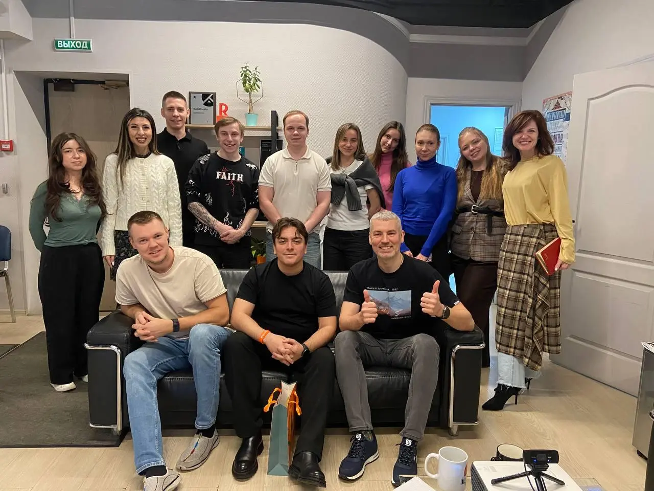 Как CDP и AI меняют медицину (и при чем тут доверие к подрядчику) 🩺🤖
На этой неделе в гостях у Rubikmedia был человек, знакомый с цифровой трансформацией не понаслышке, а принимающий в ней непосредств... | Сетка — социальная сеть от hh.ru